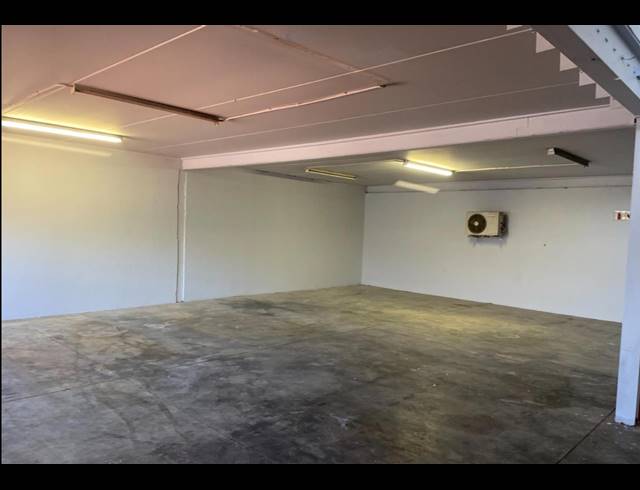 1,261M² OFFICE TO LET IN HALFWAY HOUSE